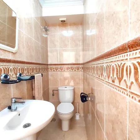 Lovely 2 Bedroom Townhouse In Fuentesol, Nerja